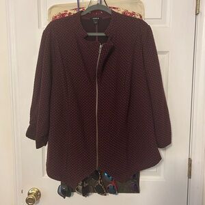 GUC Torrid Size 4 Maroon Textured Zip-Up Jacket